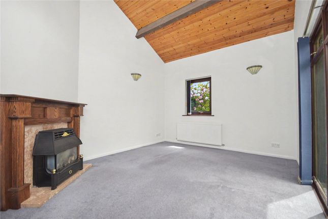 The Three Oaks, 59, Eaton Hill, West Yorkshire photo 4