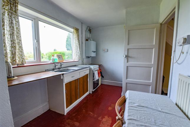 12, Draycott Crescent, Cam, Dursley photo 4