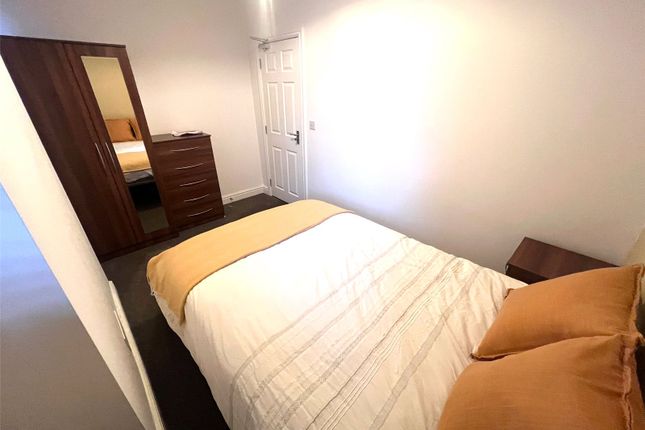 Room 2, 15, Queen Street, Telford photo 3