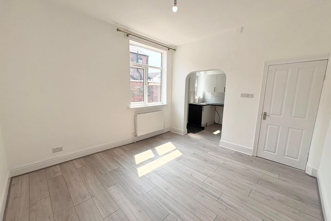 29, Salford photo 3