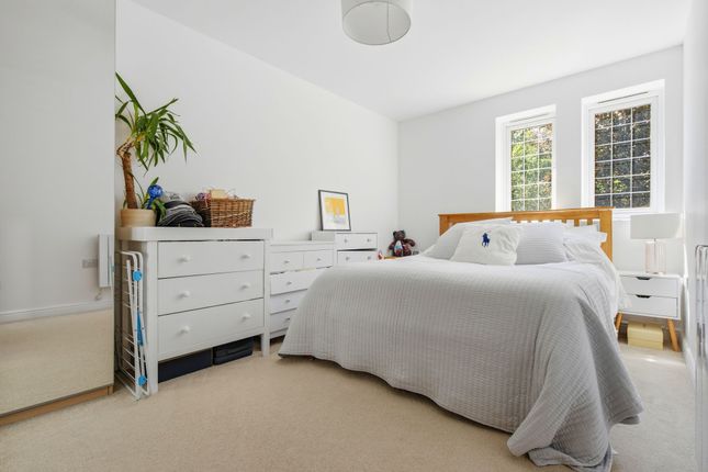 21 Vernon Court London Road, Ascot photo 4