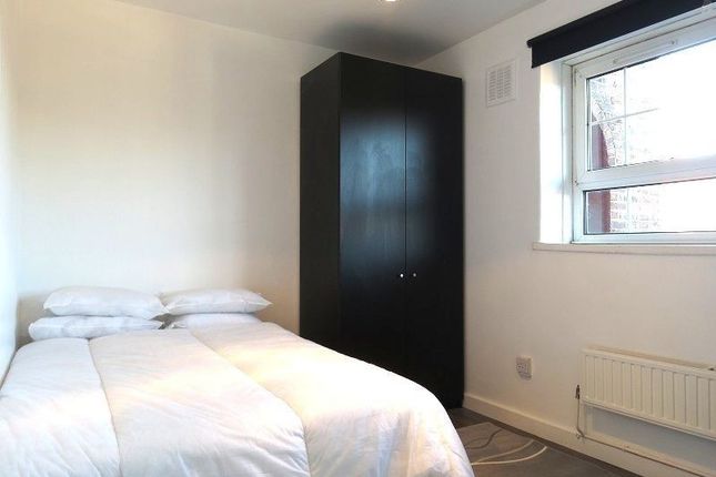 Thumbnail Room to rent in Spelman Street, London