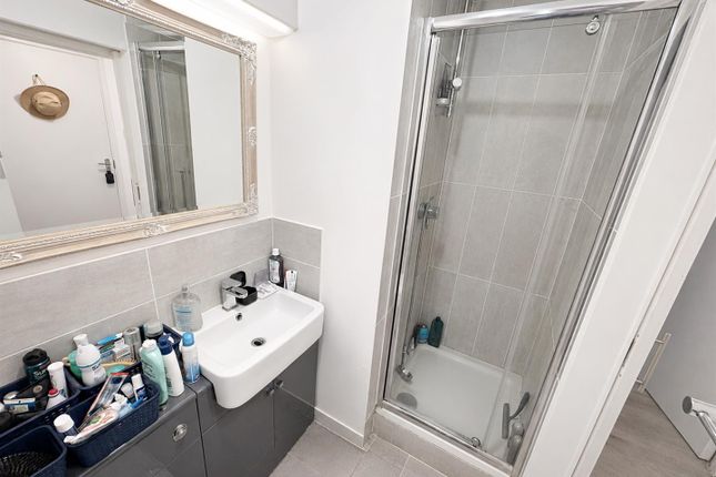 Flat 22, St. Matthews Court, King Street, Gosport photo 4
