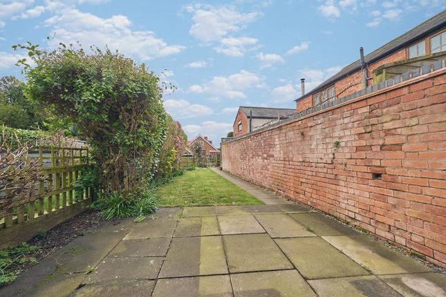 Terraced house for sale in High Street, Desford, Leicester