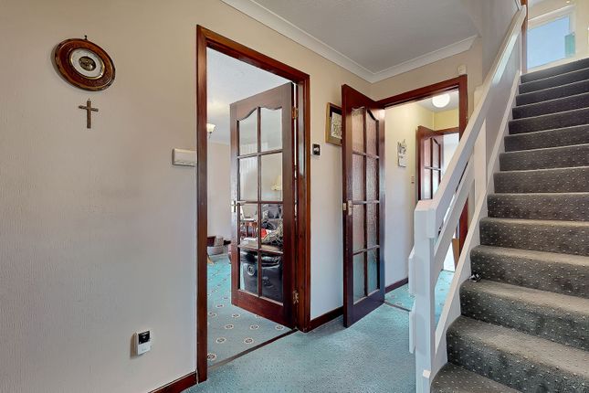 2 Brownside Grove, Glasgow photo 3