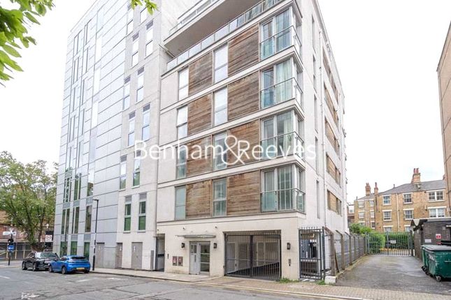 Flat 14, 3, Killick Street, London photo 2
