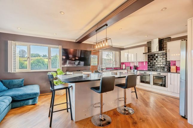 Blythwood, 76, Stirling Court, Burnley photo 2