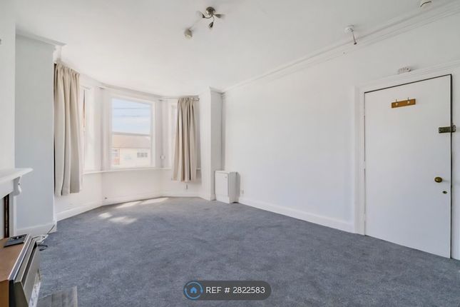 Flat, Queens Road Hoylake, Wirral photo 2