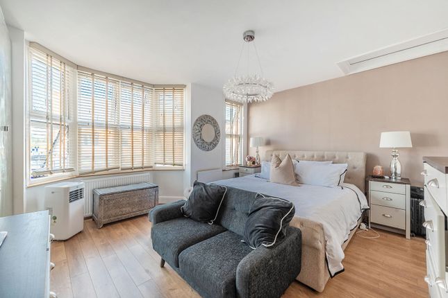 Whippendell Road, Watford photo 4