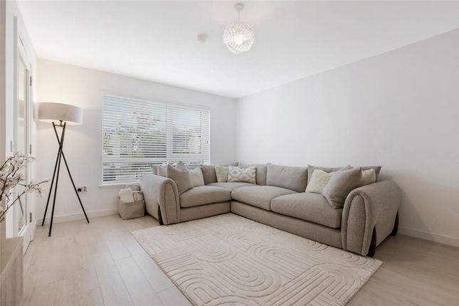 18, Oaktree Grove, Lanarkshire photo 4