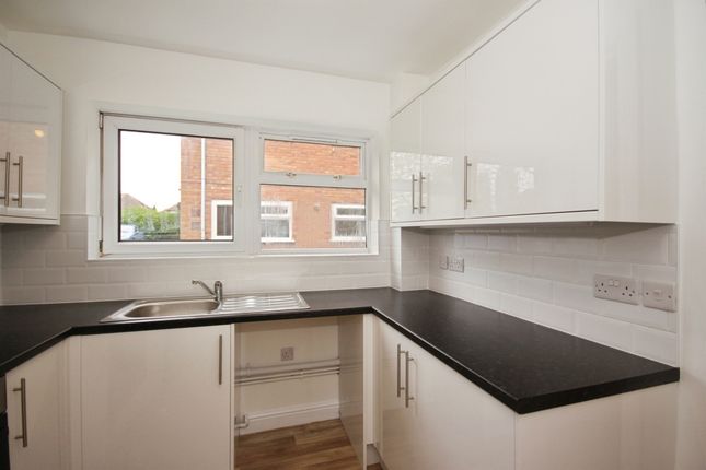 14, Murcott Road West, Leamington Spa photo 3