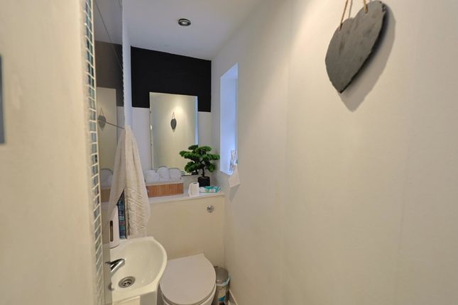 42, Kings Drive, Edgware photo 4