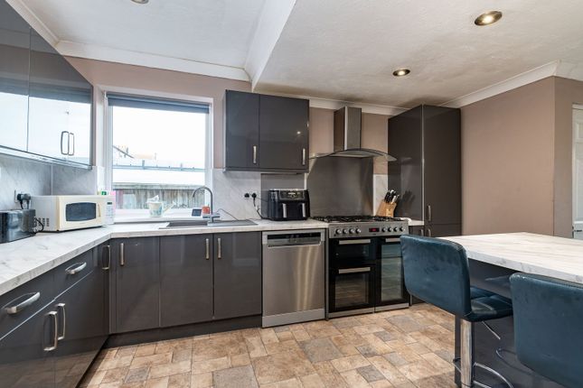 17, Parsonage Chase, Sheerness photo 4