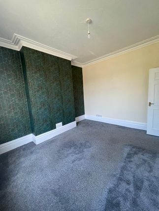 349, Blackburn Road, Darwen photo 4