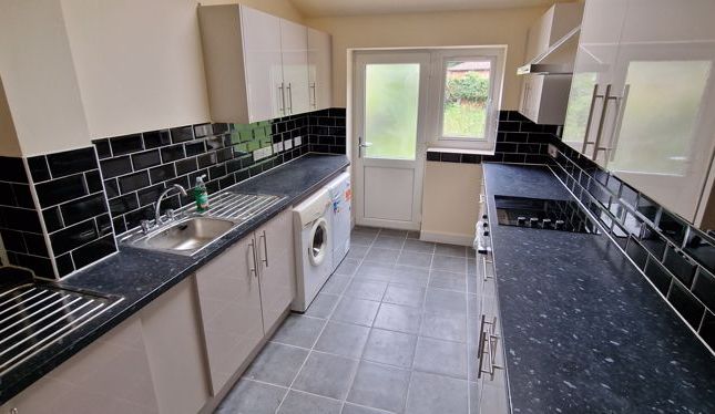 Shared accommodation to rent in Lower Road, Beeston, Nottingham