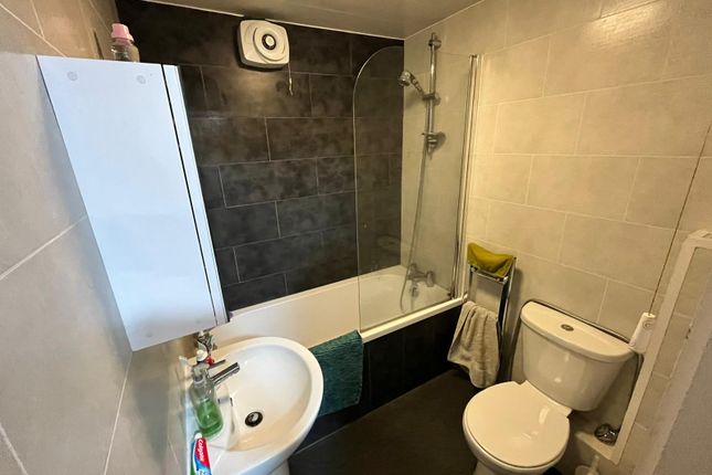 End terrace house to rent in Beechwood Place, Leeds, West Yorkshire