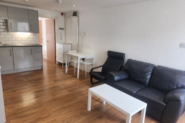 81A Flat 7, Fidlas Road, Cardiff photo 2