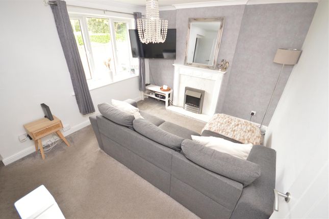 10, Bosworth Avenue, Normanton photo 2