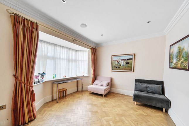 6, Cleopatra Close, Stanmore photo 4