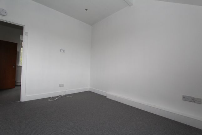 11a, Aukley Road, Sheffield photo 4