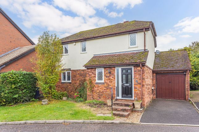 Thumbnail Detached house for sale in Groves Close, Bourne End