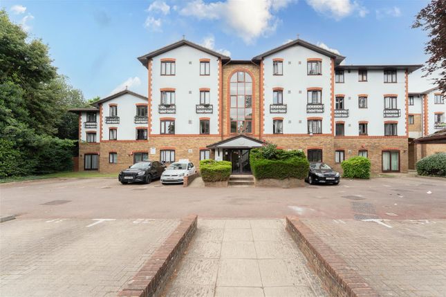 1-bed flat on Flat 6, The Beeches, 200 Lampton Road, Hounslow, £225,000