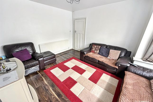 149, Crawley Green Road, Luton photo 3
