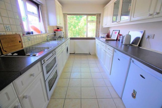 42, Thornton Road, Potters Bar photo 3