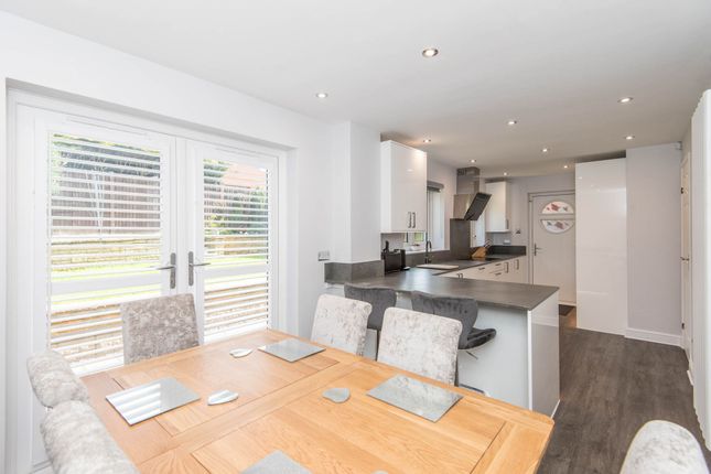 4 Rosedale Avenue, Chesterfield photo 3