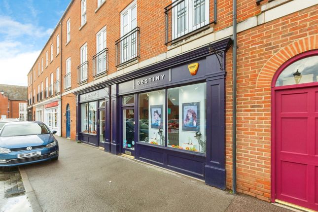 Flat for sale in Hampden Square, Aylesbury