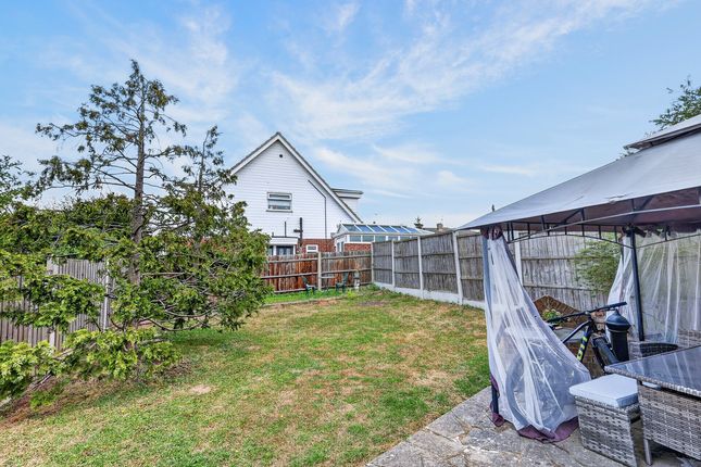 23, The Larches, Benfleet photo 2