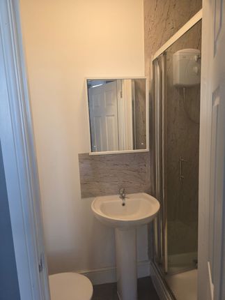 94, Fruen Road, Feltham, London photo 3