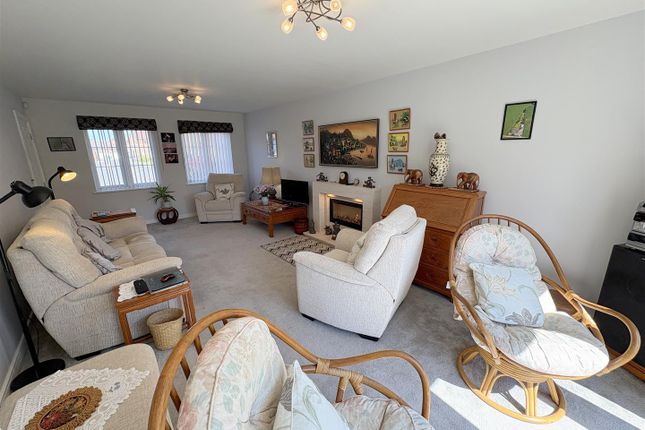 11, Clarence Drive, Darlington photo 4