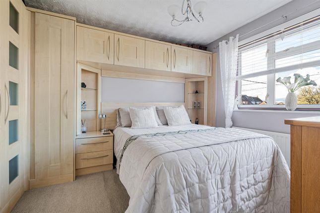 5, Forge Close, Bicester photo 4