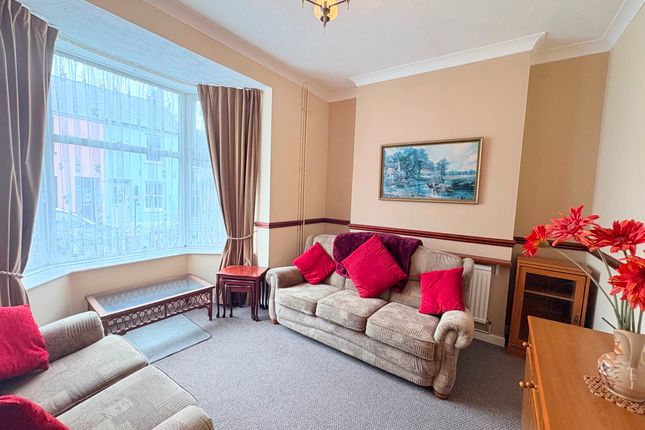 17 Newcastle Hill, Bridgend photo 4