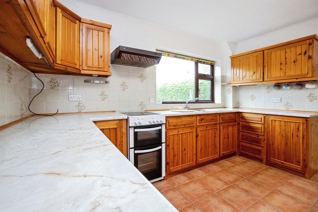 8, Stoneleigh Way, Alfreton photo 4