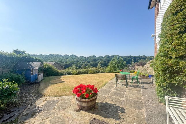 2, Greenway, Holmfirth photo 4