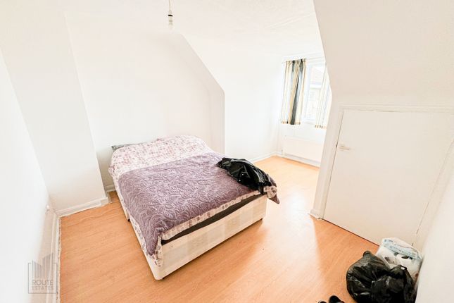 Room to rent in Hoe Lane, Enfield