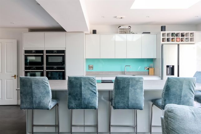 38, Millfield, Southwater photo 4