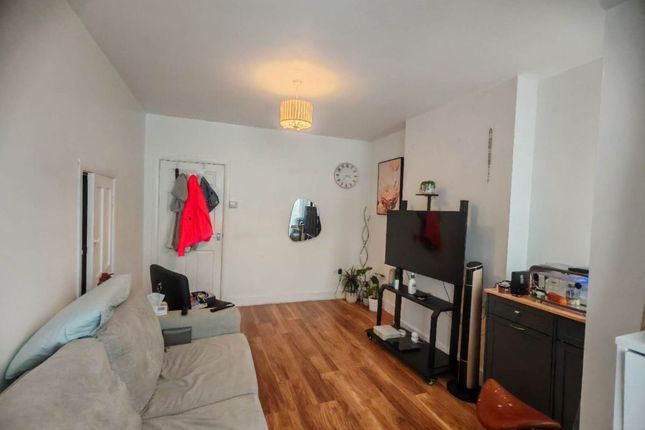Hazel Road,Erith, England photo 3