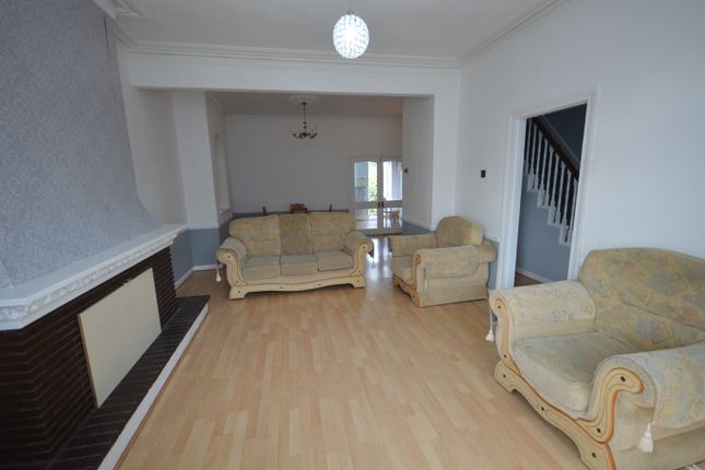 30 Hatherley Gardens, East Ham, London photo 3
