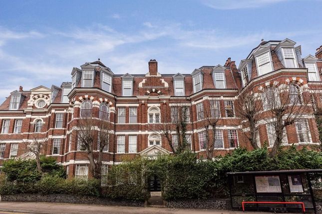 Flat to rent in Linden Mansions, Hornsey Lane, Highgate