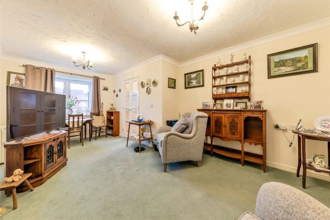 20, Moores Court, Sleaford photo 2