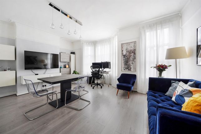 Flat for sale in St. Johns Avenue, London