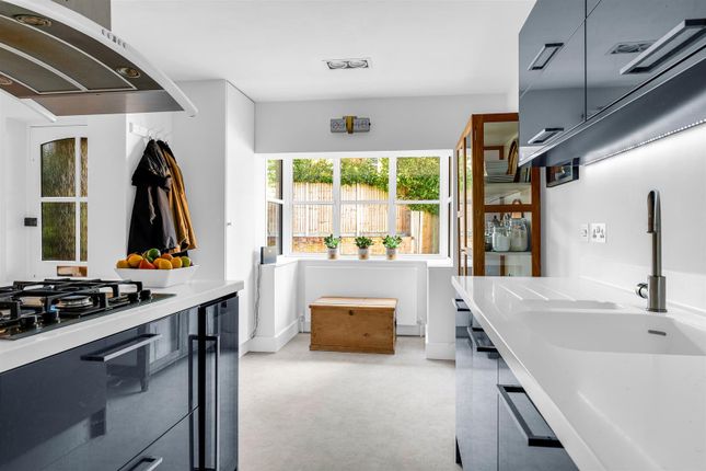 2, Walnut Walk, Hertford photo 4
