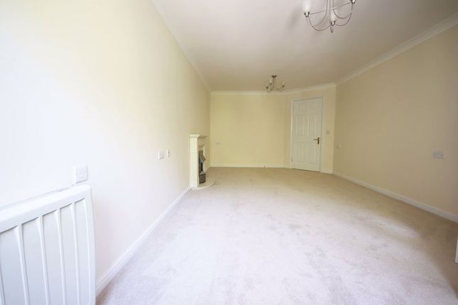 Flat for sale in Pheasant Court, Watford
