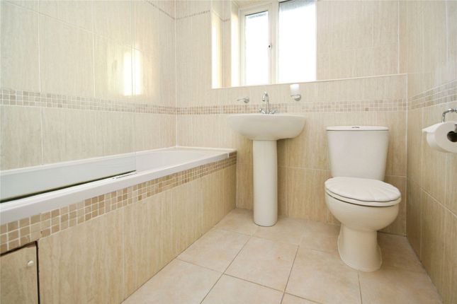 88, Little Normans, Gloucester photo 5