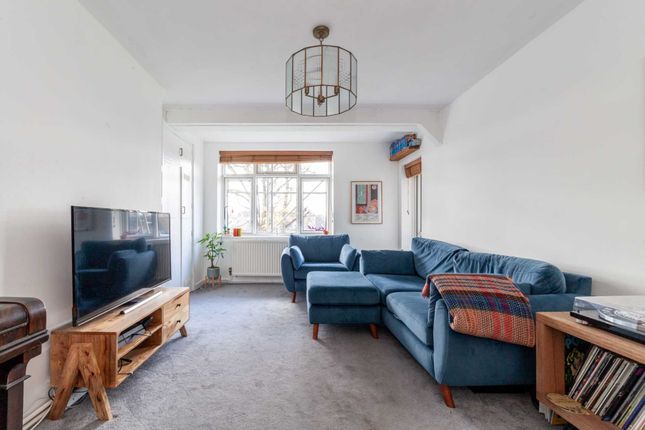 Flat for sale in Pynnersmead, Herne Hill