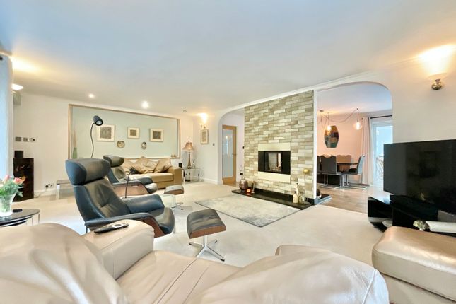 10 Derwent Drive, Market Drayton photo 2