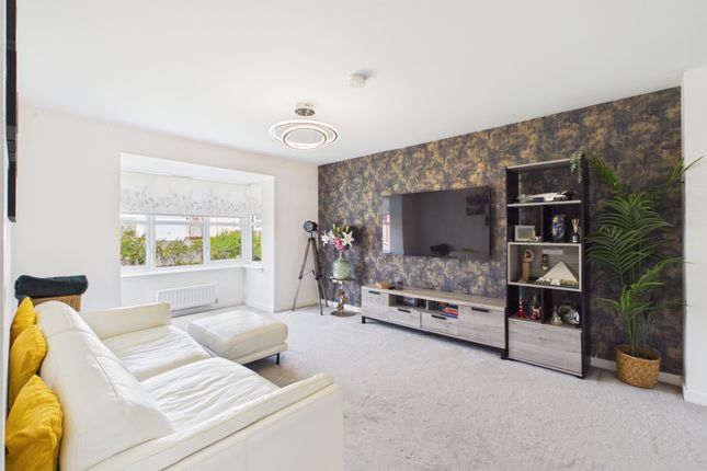 44 Rosehall Gardens, Uddingston photo 2